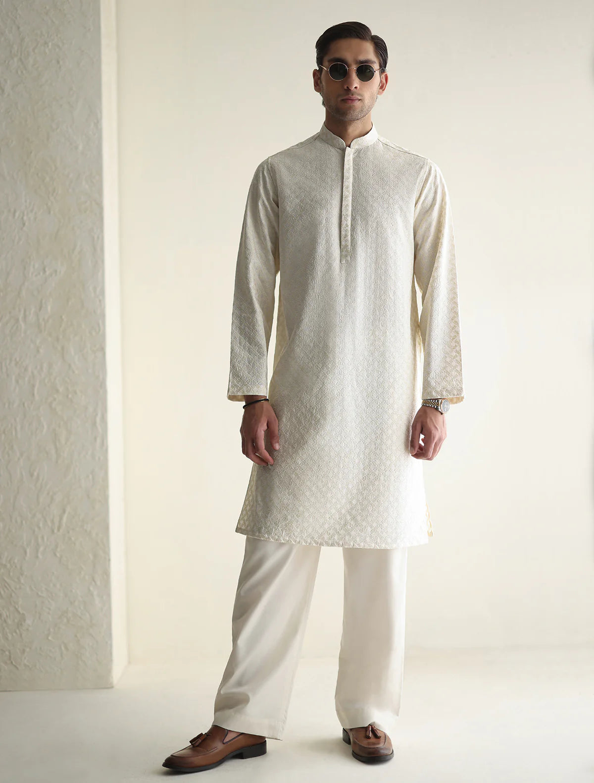 Off White Embroidered Kurta Pajama XL